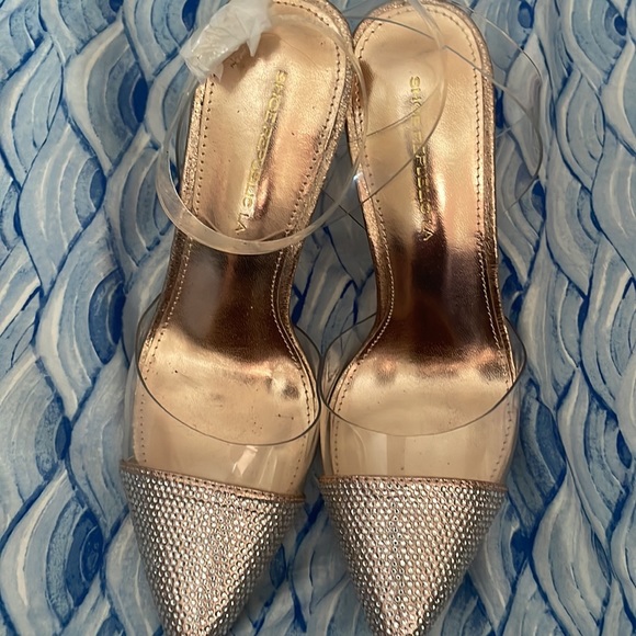 Really confterable and they are new - Picture 2 of 3